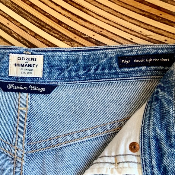 CITIZENS OF HUMANITY Vintage Cut-Offs SIZE 24 - Picture 3 of 5